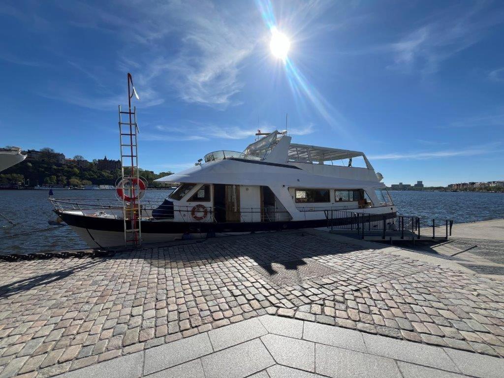 Mälardrottningen Yacht Hotel&restaurant Stockholm
